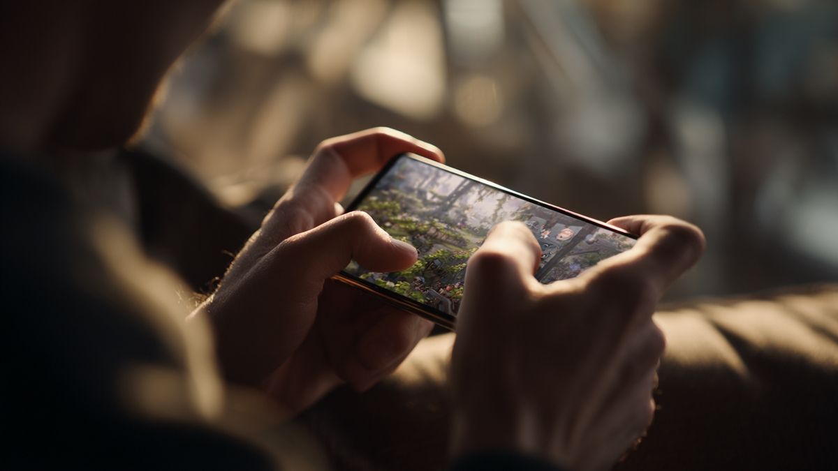 What should players watch for to avoid fake leaks?